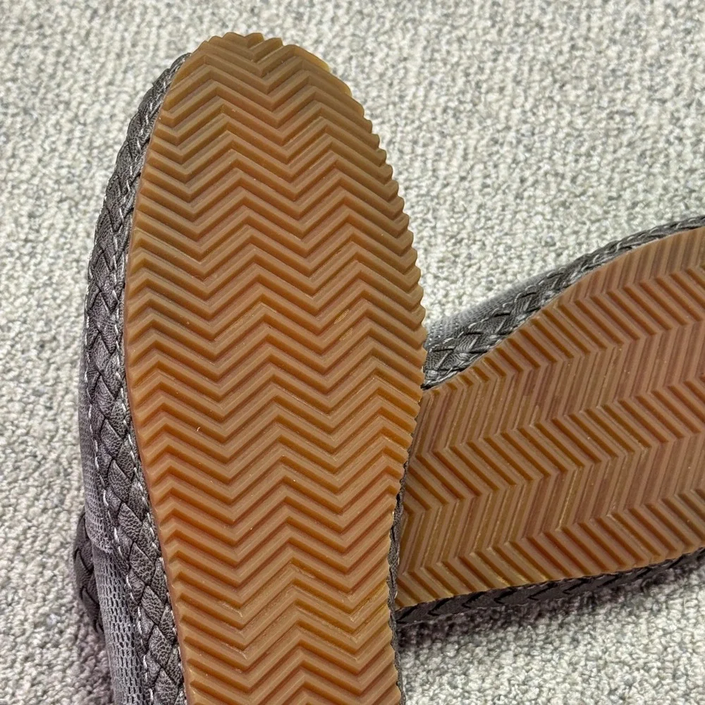 Aetrex Slip-On Flats Women's Size 6 6.5 Gray Lizard Print Leather Shoes